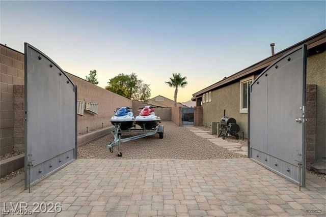 10430 West Amulet Ridge Court, Las Vegas, NV 89149