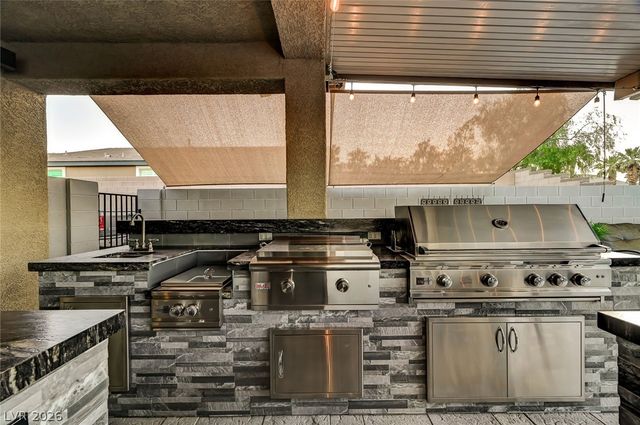 10430 West Amulet Ridge Court, Las Vegas, NV 89149