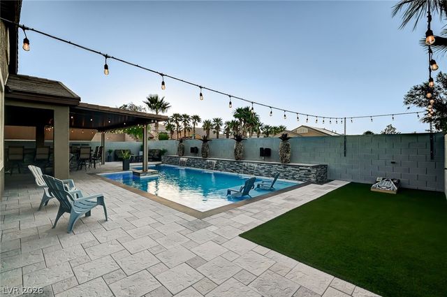 10430 West Amulet Ridge Court, Las Vegas, NV 89149