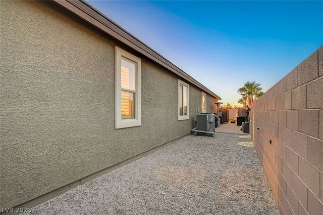 10430 West Amulet Ridge Court, Las Vegas, NV 89149