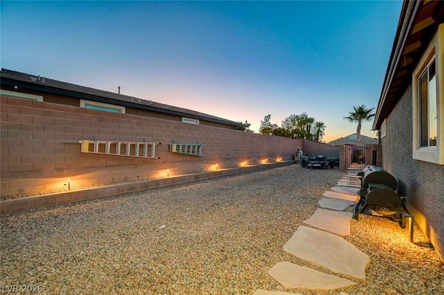 10430 West Amulet Ridge Court, Las Vegas, NV 89149
