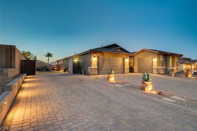 10430 West Amulet Ridge Court, Las Vegas, NV 89149