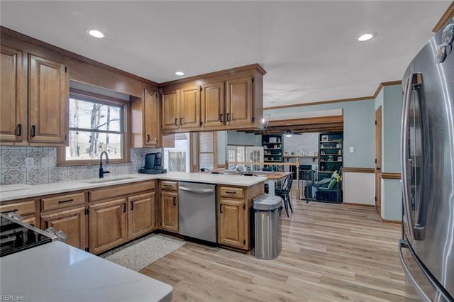 129 Stone Lake CT, Yorktown, VA 23693