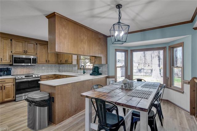 129 Stone Lake CT, Yorktown, VA 23693