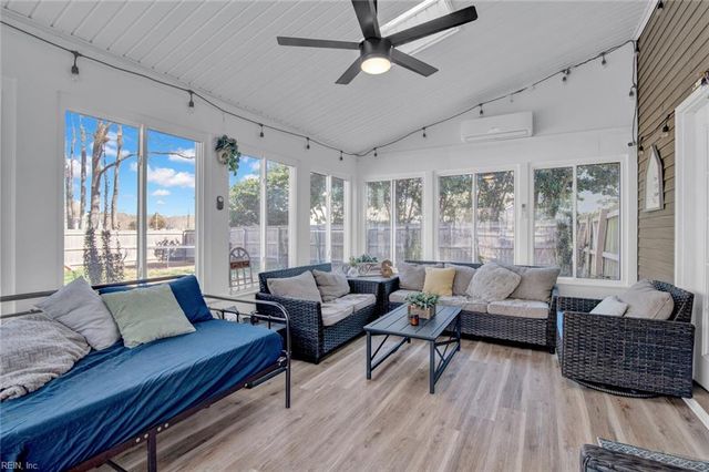 129 Stone Lake CT, Yorktown, VA 23693