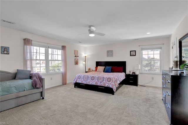 129 Stone Lake CT, Yorktown, VA 23693