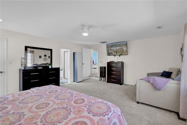 129 Stone Lake CT, Yorktown, VA 23693