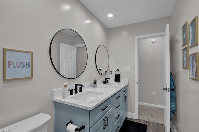 129 Stone Lake CT, Yorktown, VA 23693