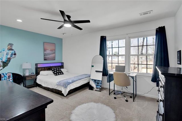 129 Stone Lake CT, Yorktown, VA 23693