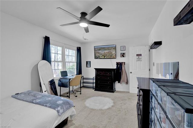 129 Stone Lake CT, Yorktown, VA 23693