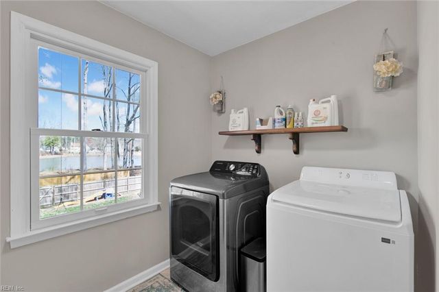 129 Stone Lake CT, Yorktown, VA 23693