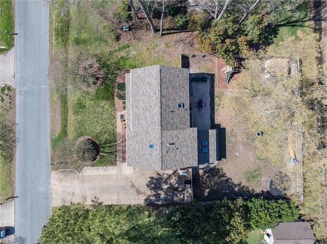 129 Stone Lake CT, Yorktown, VA 23693