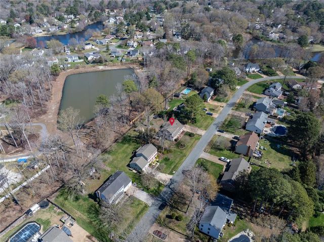 129 Stone Lake CT, Yorktown, VA 23693