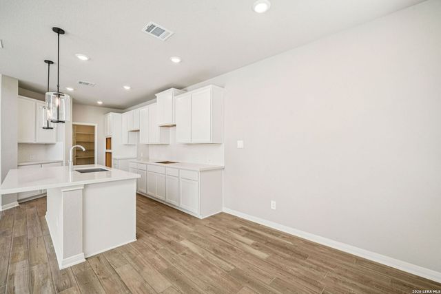 946 Earp Blvd, San Antonio, TX 78260