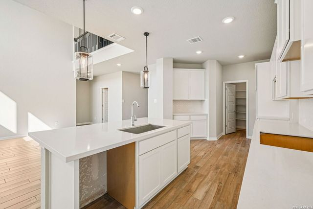 946 Earp Blvd, San Antonio, TX 78260