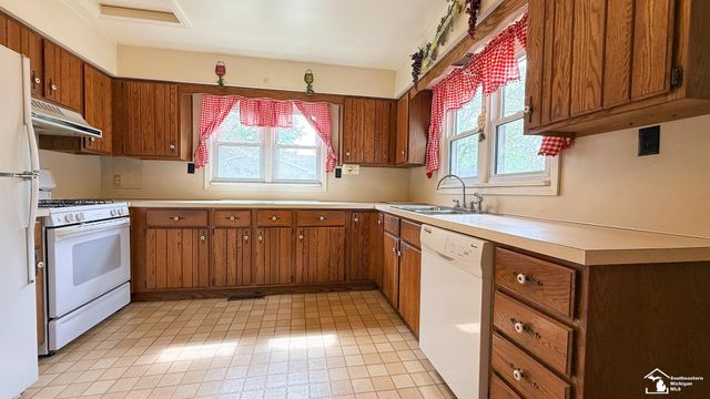 7947 Lake Breeze Drive, Monroe Twp, MI 48161