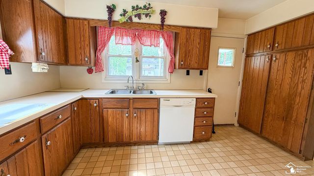 7947 Lake Breeze Drive, Monroe Twp, MI 48161