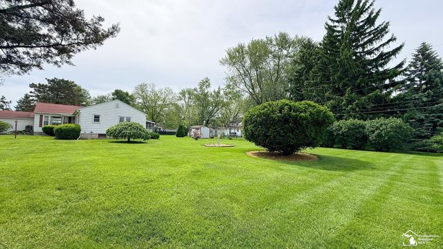 7947 Lake Breeze Drive, Monroe Twp, MI 48161