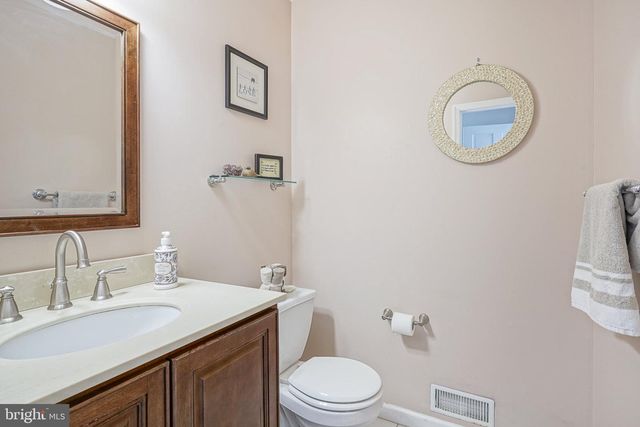8 BARBERRY MEWS, Medford, NJ 08055