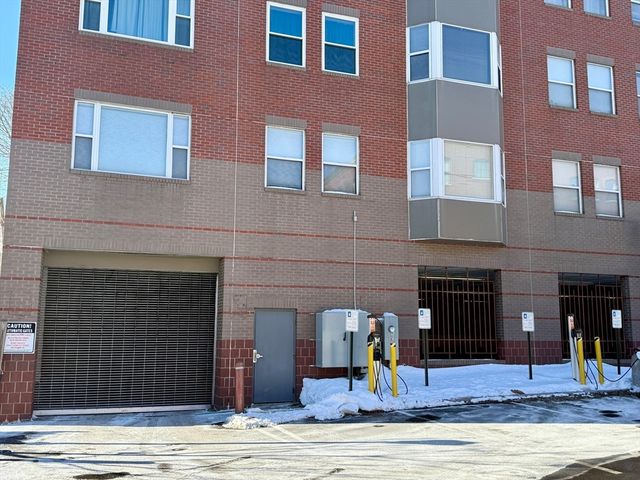 289 Essex St 211, Salem, MA 01970