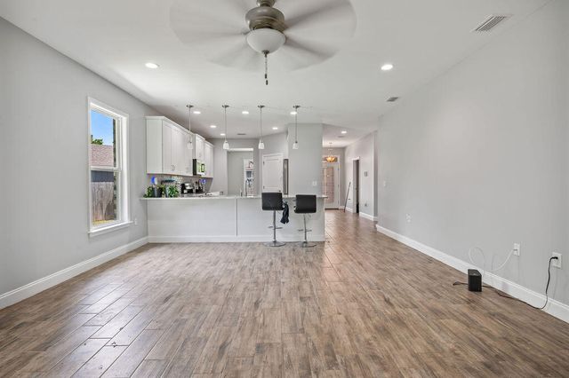 2 Marty Ln Lane, Fort Walton Beach, FL 32547