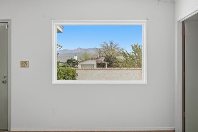 153 Mica Drive NE, Albuquerque, NM 87124
