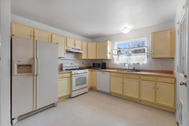 153 Mica Drive NE, Albuquerque, NM 87124