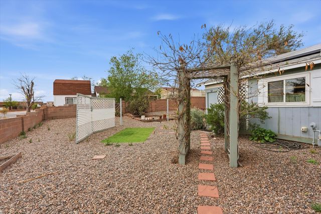 153 Mica Drive NE, Albuquerque, NM 87124
