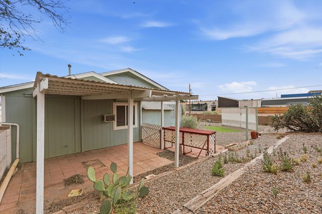 153 Mica Drive NE, Albuquerque, NM 87124