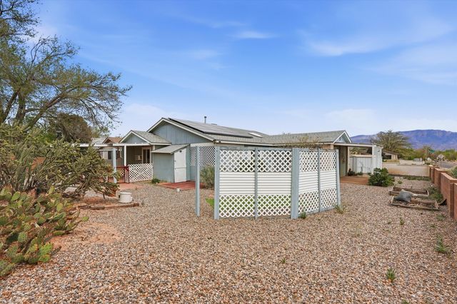 153 Mica Drive NE, Albuquerque, NM 87124