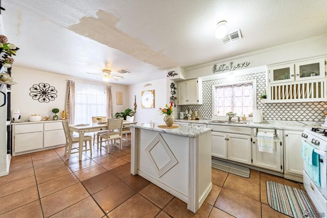 1185 S B St, San Luis, AZ 85336