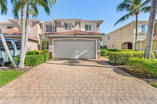 2425 Laurentina LN, Cape Coral, FL 33909