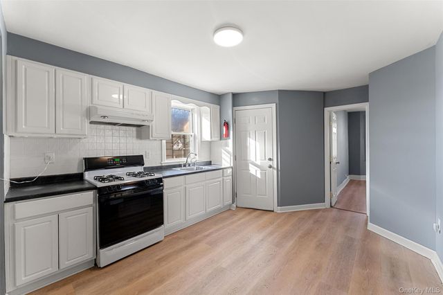 234 Edwards Place 2nd Floor, Yonkers, NY 10703