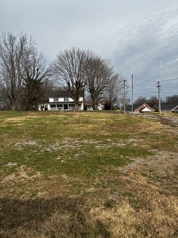 217 Church St, Lafayette, TN 37083