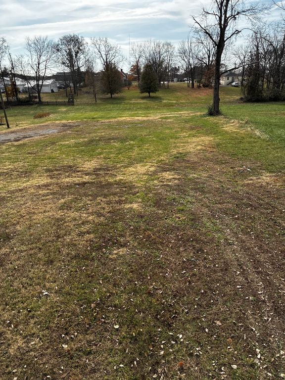 217 Church St, Lafayette, TN 37083