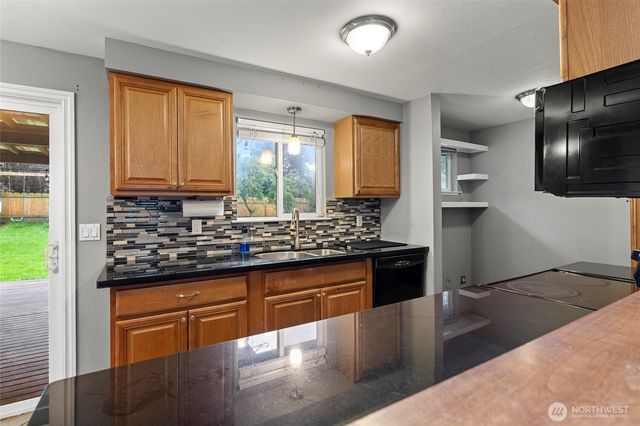2008 Pacific Place, Mount Vernon, WA 98273
