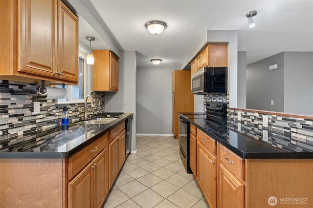 2008 Pacific Place, Mount Vernon, WA 98273