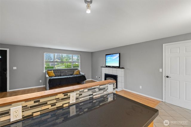 2008 Pacific Place, Mount Vernon, WA 98273