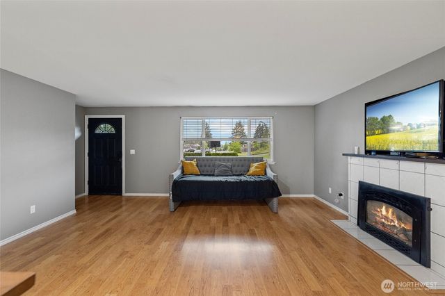 2008 Pacific Place, Mount Vernon, WA 98273