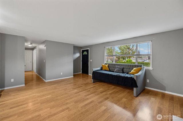 2008 Pacific Place, Mount Vernon, WA 98273