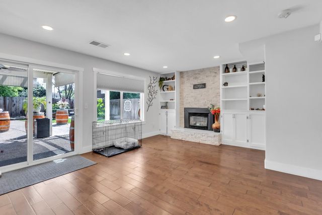 8232 Scarlet Oak Cir, Citrus Heights, CA 95610