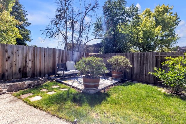 8232 Scarlet Oak Cir, Citrus Heights, CA 95610