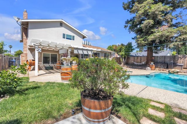 8232 Scarlet Oak Cir, Citrus Heights, CA 95610