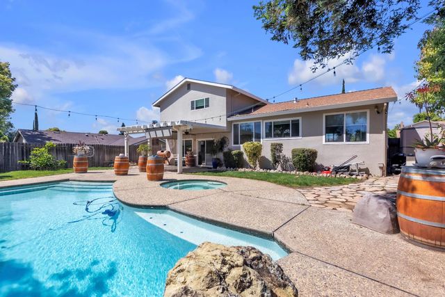 8232 Scarlet Oak Cir, Citrus Heights, CA 95610