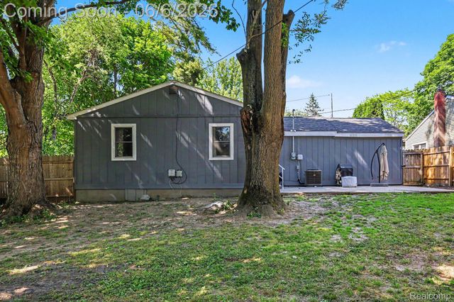 316 Oak Street, Webberville Village, MI 48892