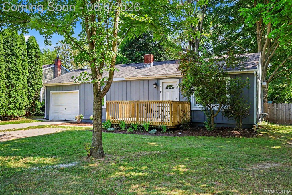 316 Oak Street, Webberville Village, MI 48892