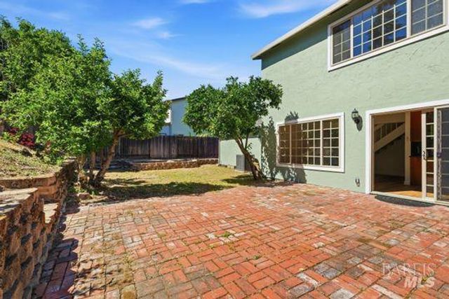 208 Essex Way, Benicia, CA 94510
