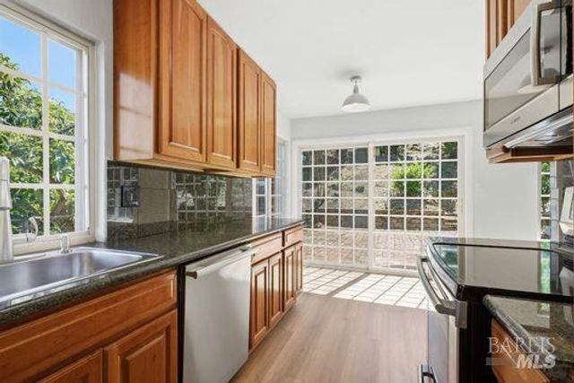 208 Essex Way, Benicia, CA 94510