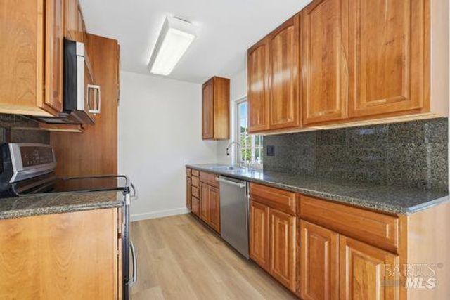 208 Essex Way, Benicia, CA 94510