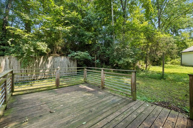 713 Woodlawn Dr, Clarksville, TN 37040